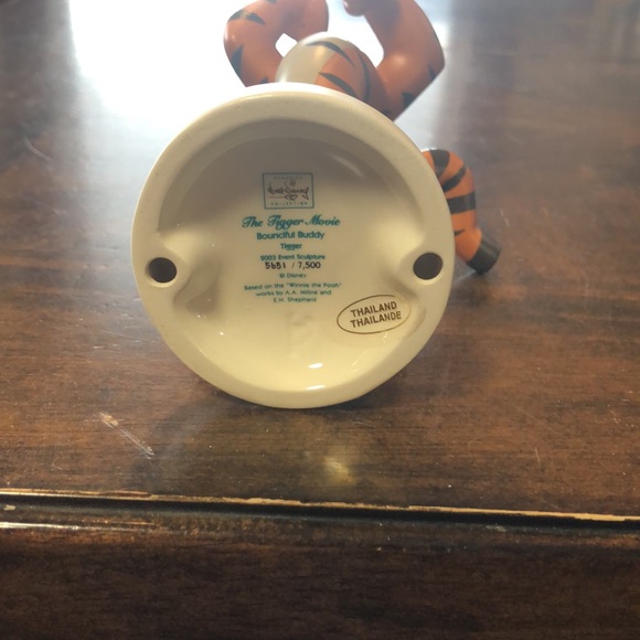 WDCC Disney Tigger figurine Bounciful buddy with box & COA - Picture 8 of 9